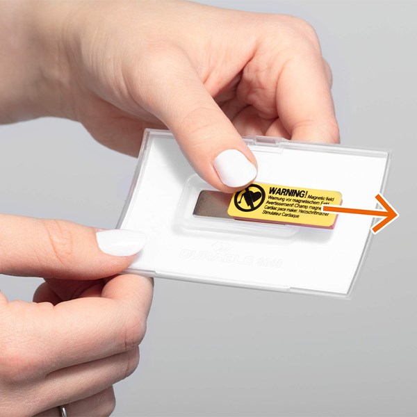 Nevjegykituzo_DURABLE_Click_Fold_40x75_mm_magneses_elfordulasmentes_atlatszo-i1477769.jpg