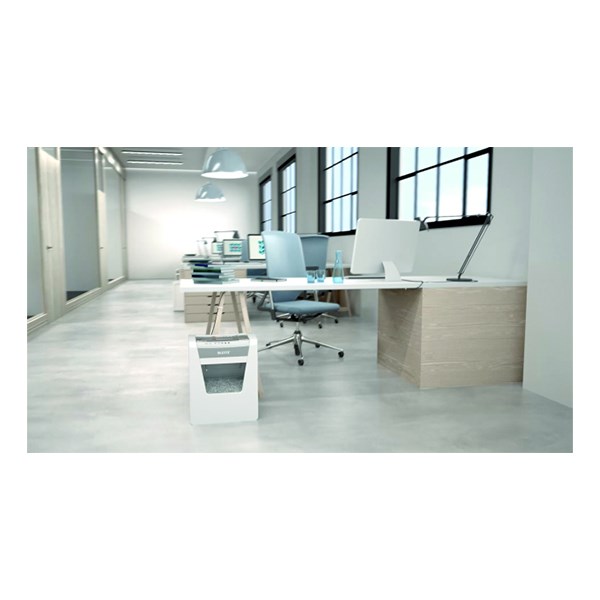 Iratmegsemmisito_LEITZ_IQ_Office_konfetti_P4_15_lap_feher-i1171369.jpg